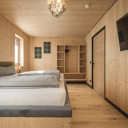 With Private Sauna House And Garden *